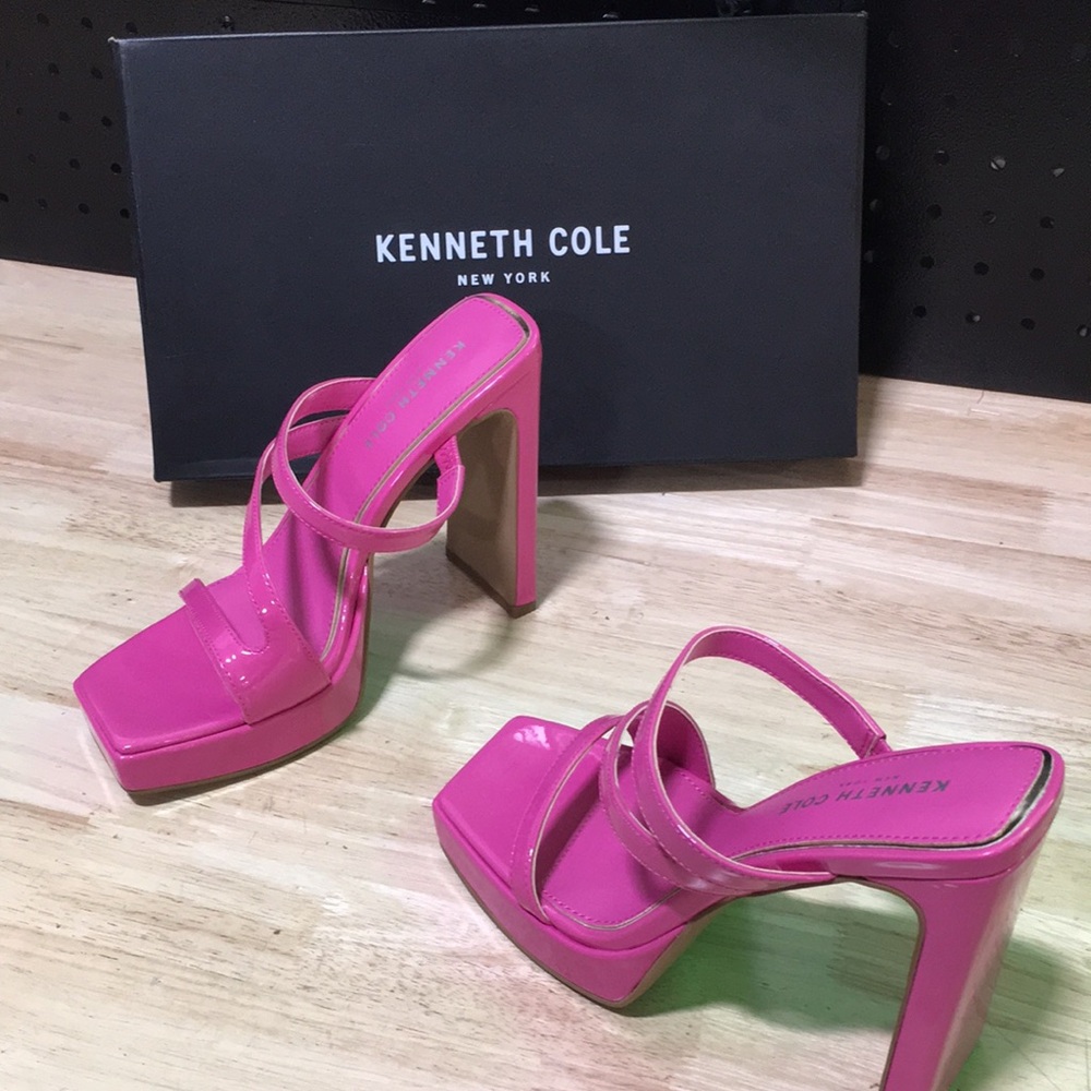 New WB Woman’s Kenneth Cole Pink Patent Platform High Heel Sandals